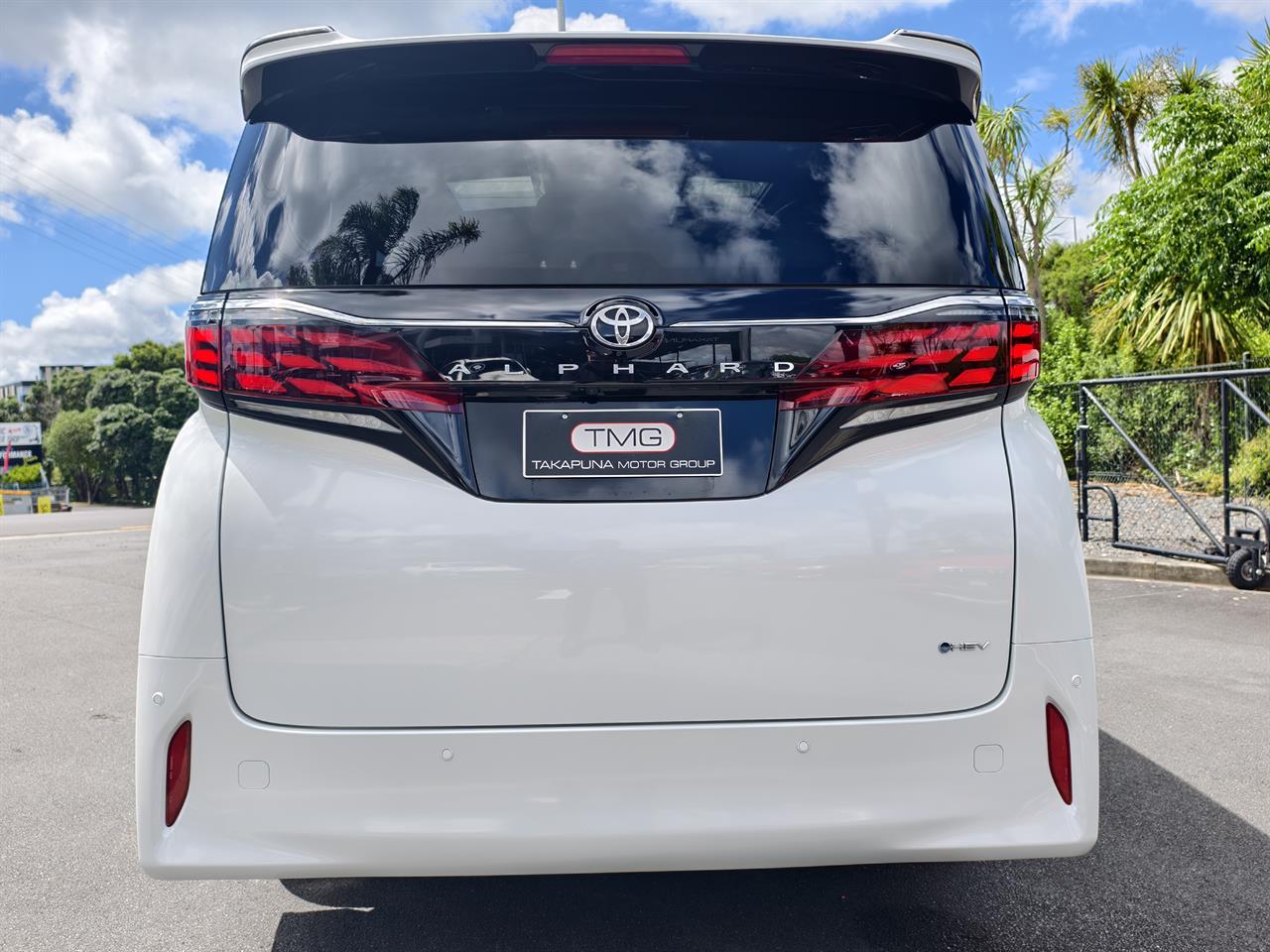 2025 Toyota Alphard