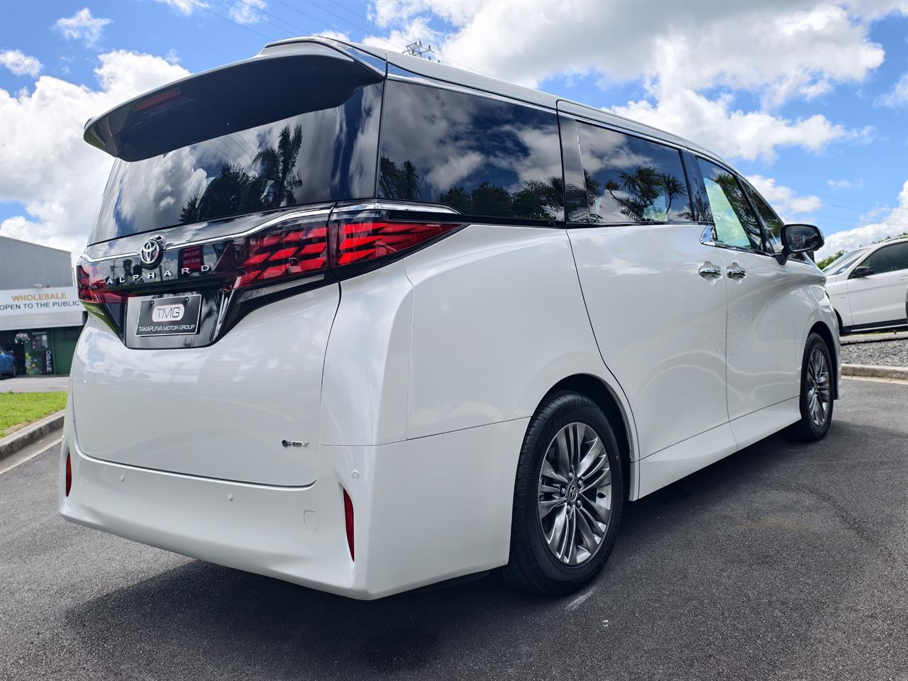 2025 Toyota Alphard