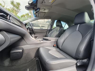 2019 Toyota Camry - Thumbnail