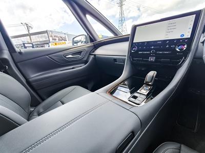 2025 Toyota Alphard - Thumbnail