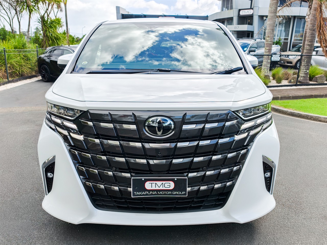 2025 Toyota Alphard