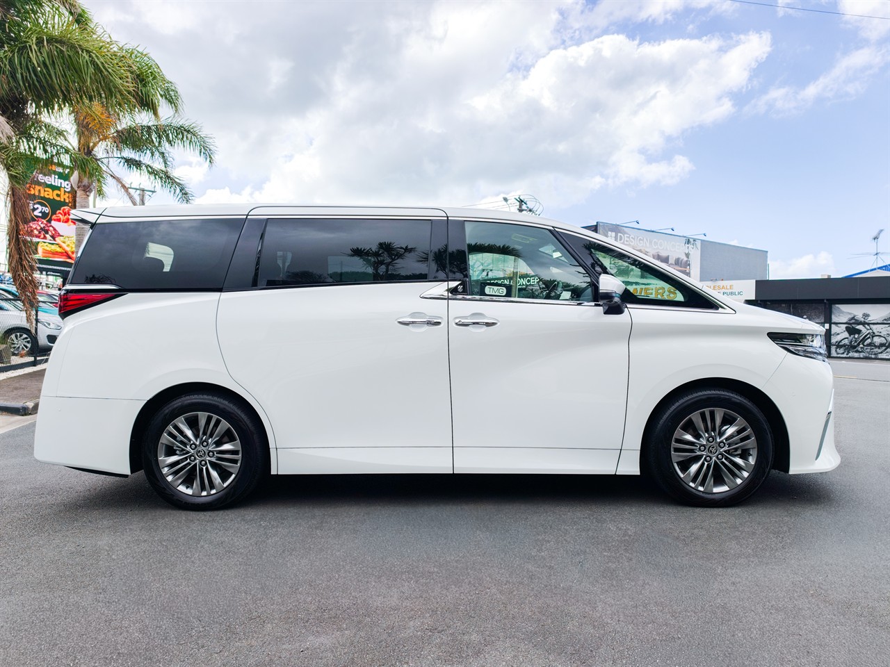2025 Toyota Alphard