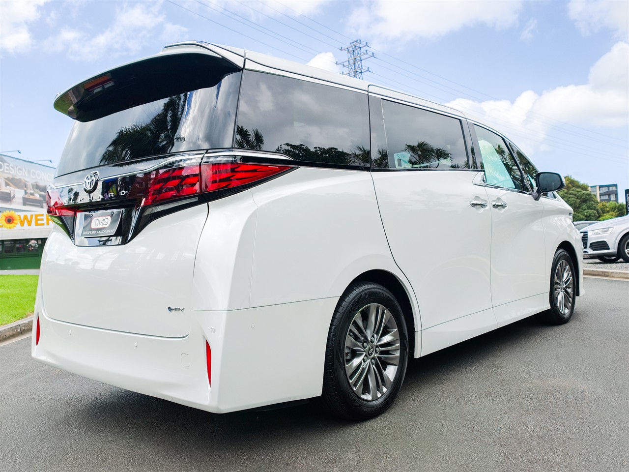 2025 Toyota Alphard