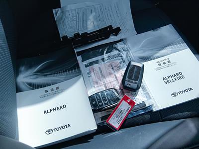 2022 Toyota Alphard - Thumbnail