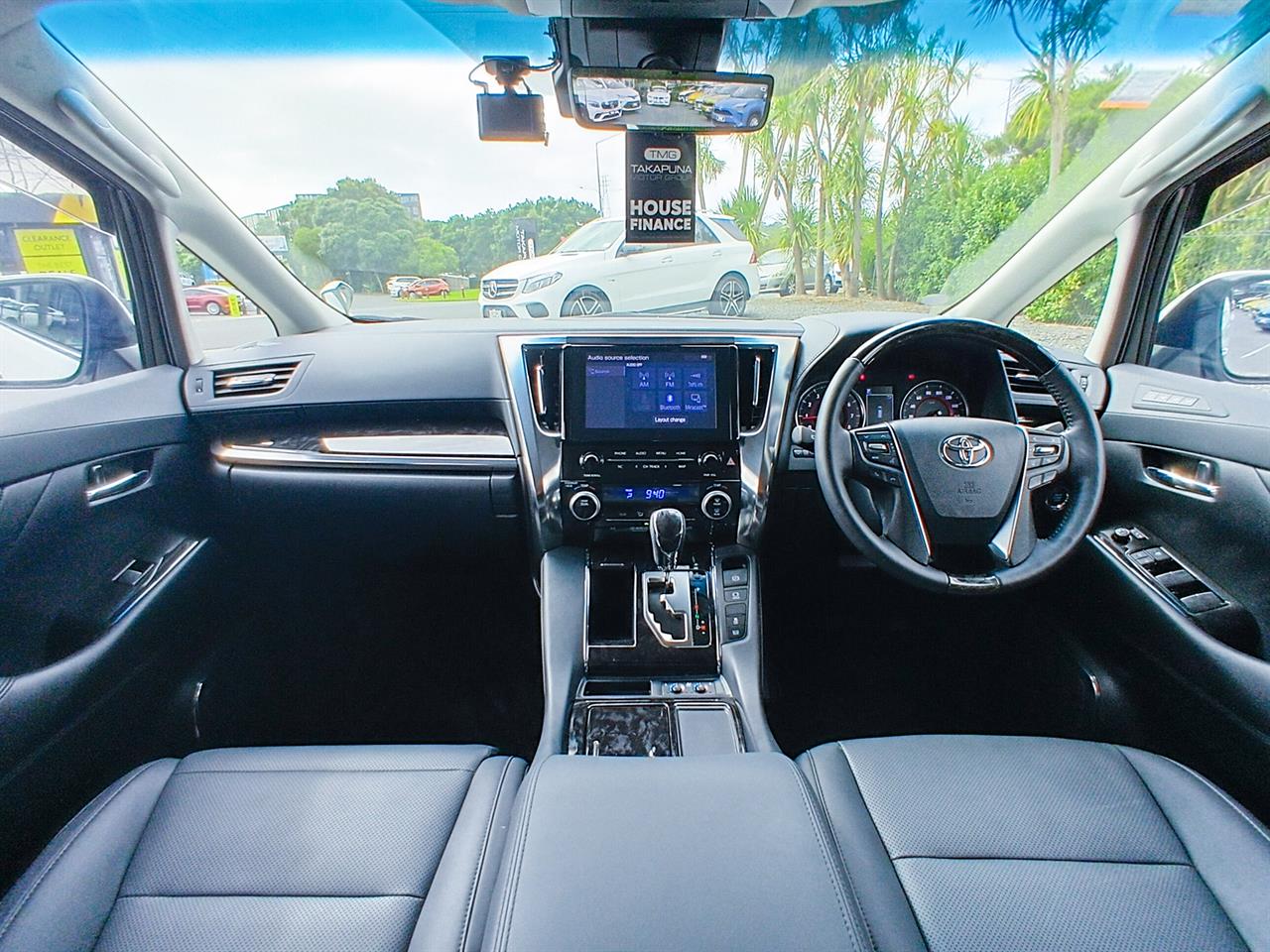 2022 Toyota Alphard