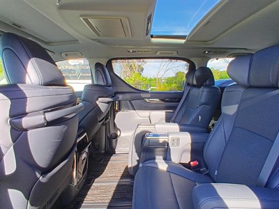 2023 Toyota Alphard - Thumbnail