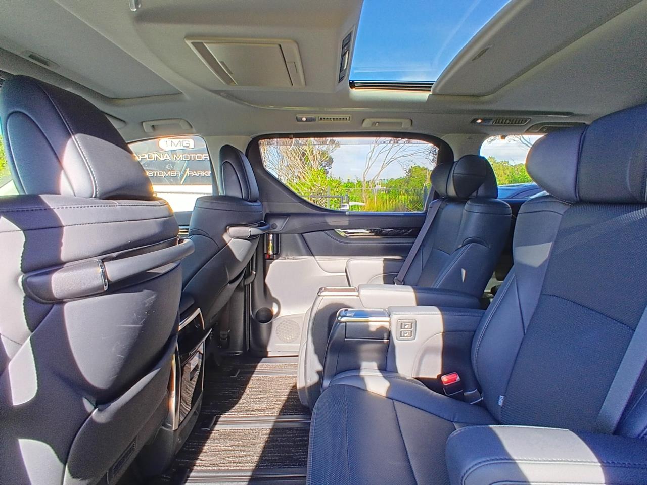 2023 Toyota Alphard