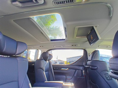2023 Toyota Alphard - Thumbnail