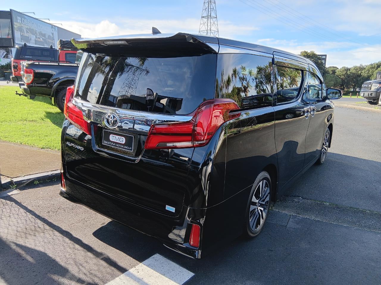 2023 Toyota Alphard
