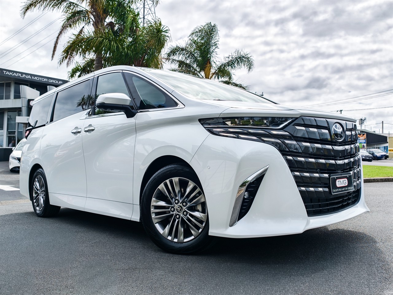 2025 Toyota Alphard