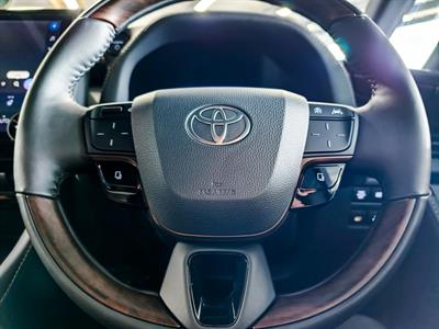 2025 Toyota Alphard - Thumbnail