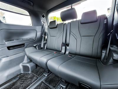 2025 Toyota Alphard - Thumbnail