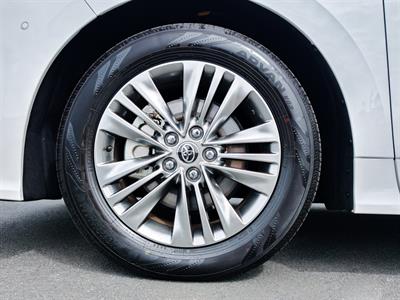 2025 Toyota Alphard - Thumbnail