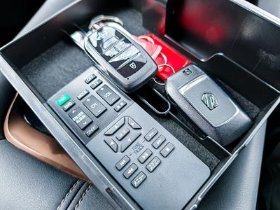 2025 Toyota Alphard - Thumbnail