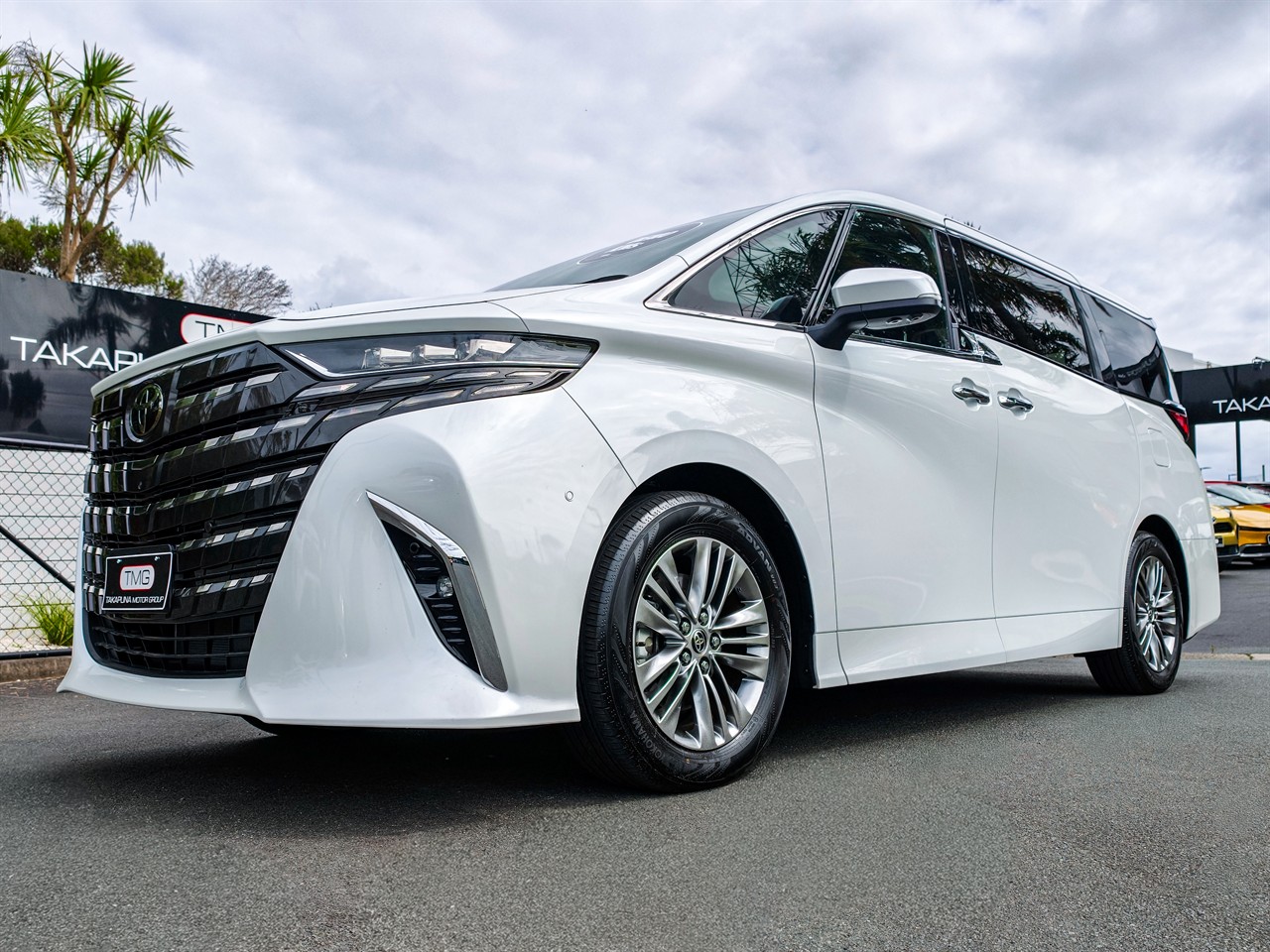 2025 Toyota Alphard