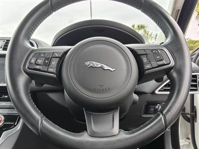 2017 Jaguar XE - Thumbnail