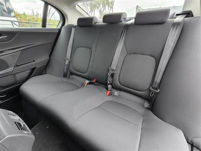 2017 Jaguar XE - Thumbnail