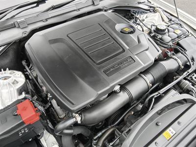 2017 Jaguar XE - Thumbnail