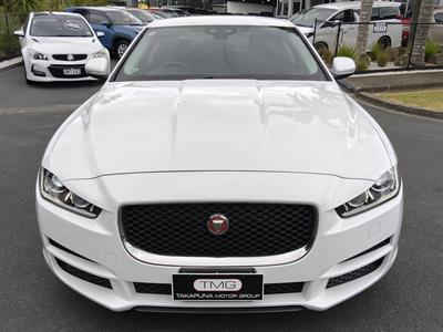 2017 Jaguar XE - Thumbnail