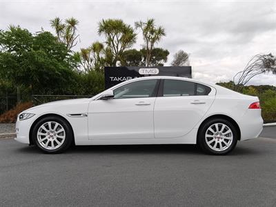 2017 Jaguar XE - Thumbnail