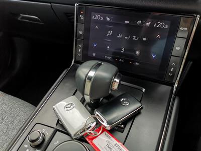 2020 Mazda MX-30 - Thumbnail