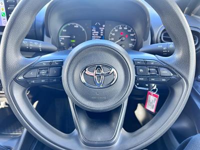 2021 Toyota Yaris - Thumbnail