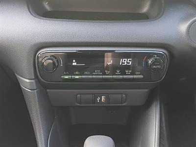 2021 Toyota Yaris - Thumbnail