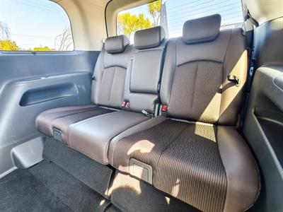 2025 Nissan Elgrand - Thumbnail