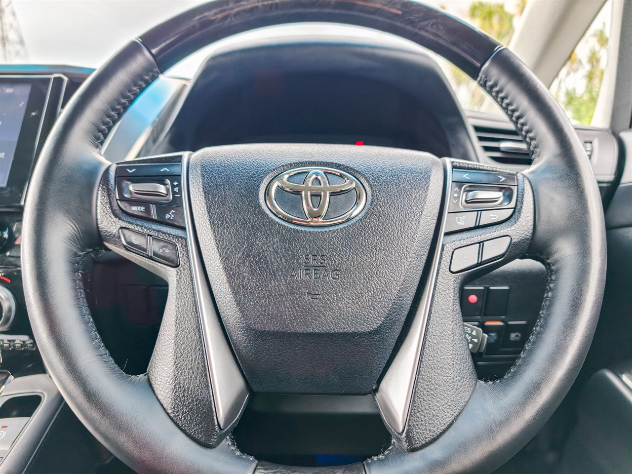 2023 Toyota Alphard