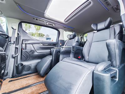 2023 Toyota Alphard - Thumbnail