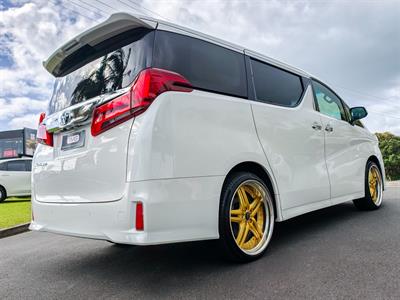 2023 Toyota Alphard - Thumbnail