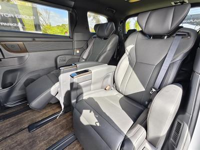 2024 Toyota Alphard - Thumbnail