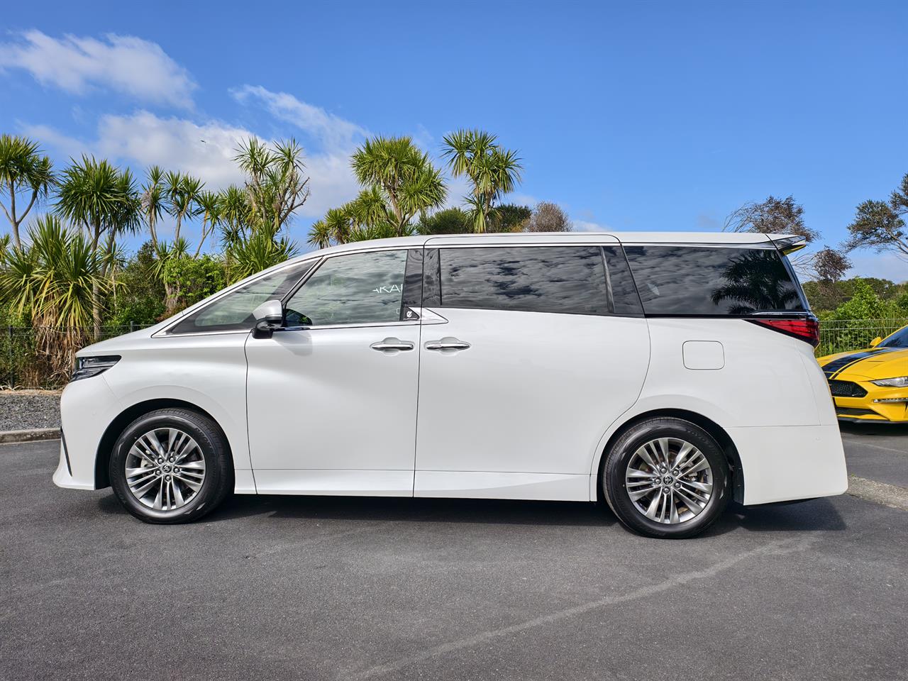 2024 Toyota Alphard