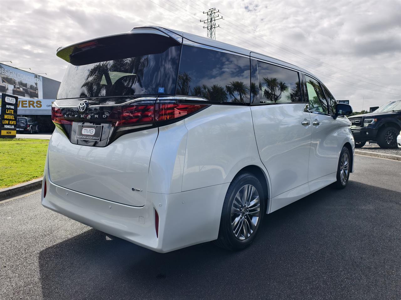 2024 Toyota Alphard