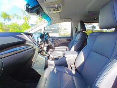 2022 Toyota Alphard - Thumbnail