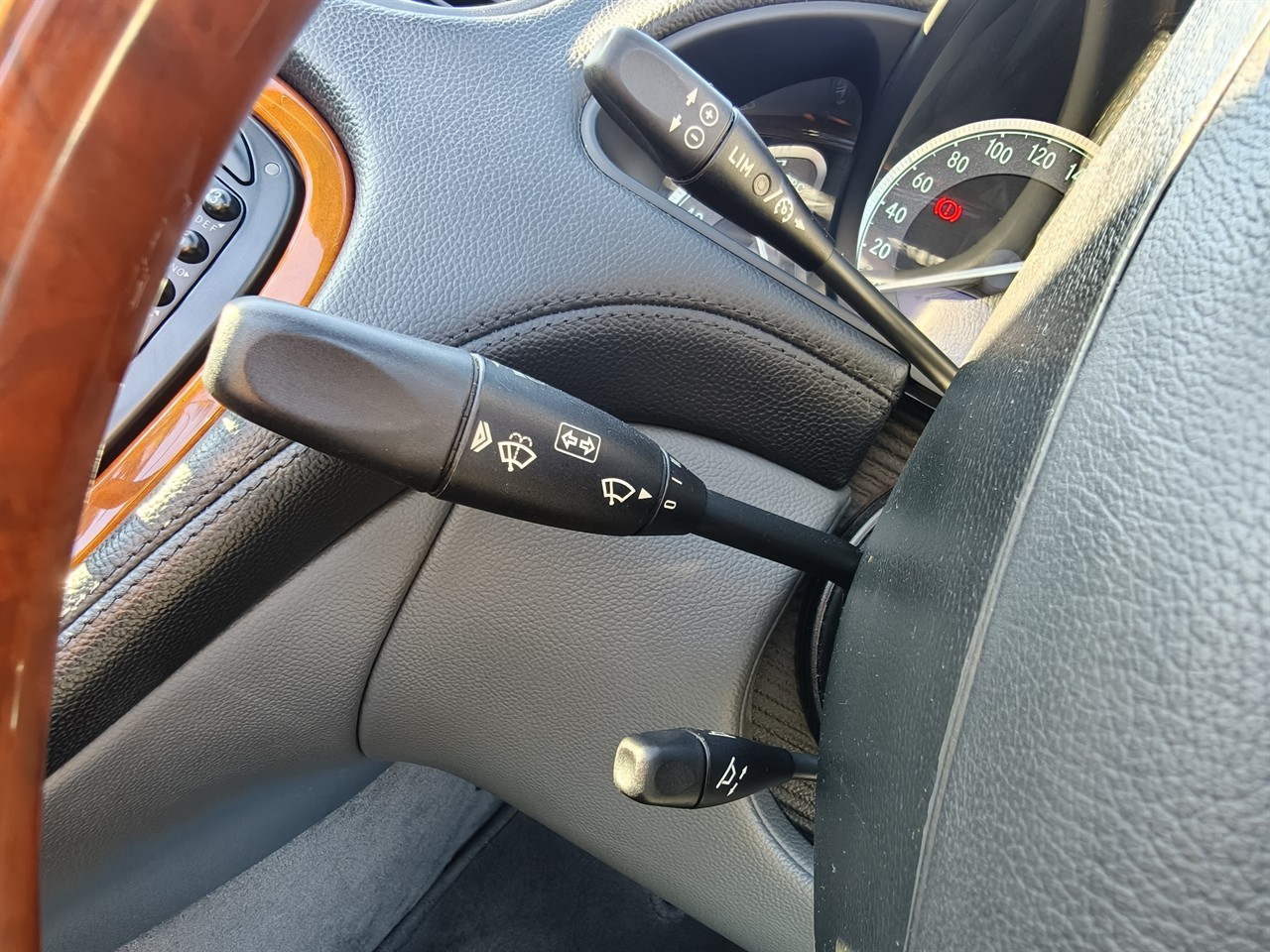 2004 Mercedes-Benz SL 500