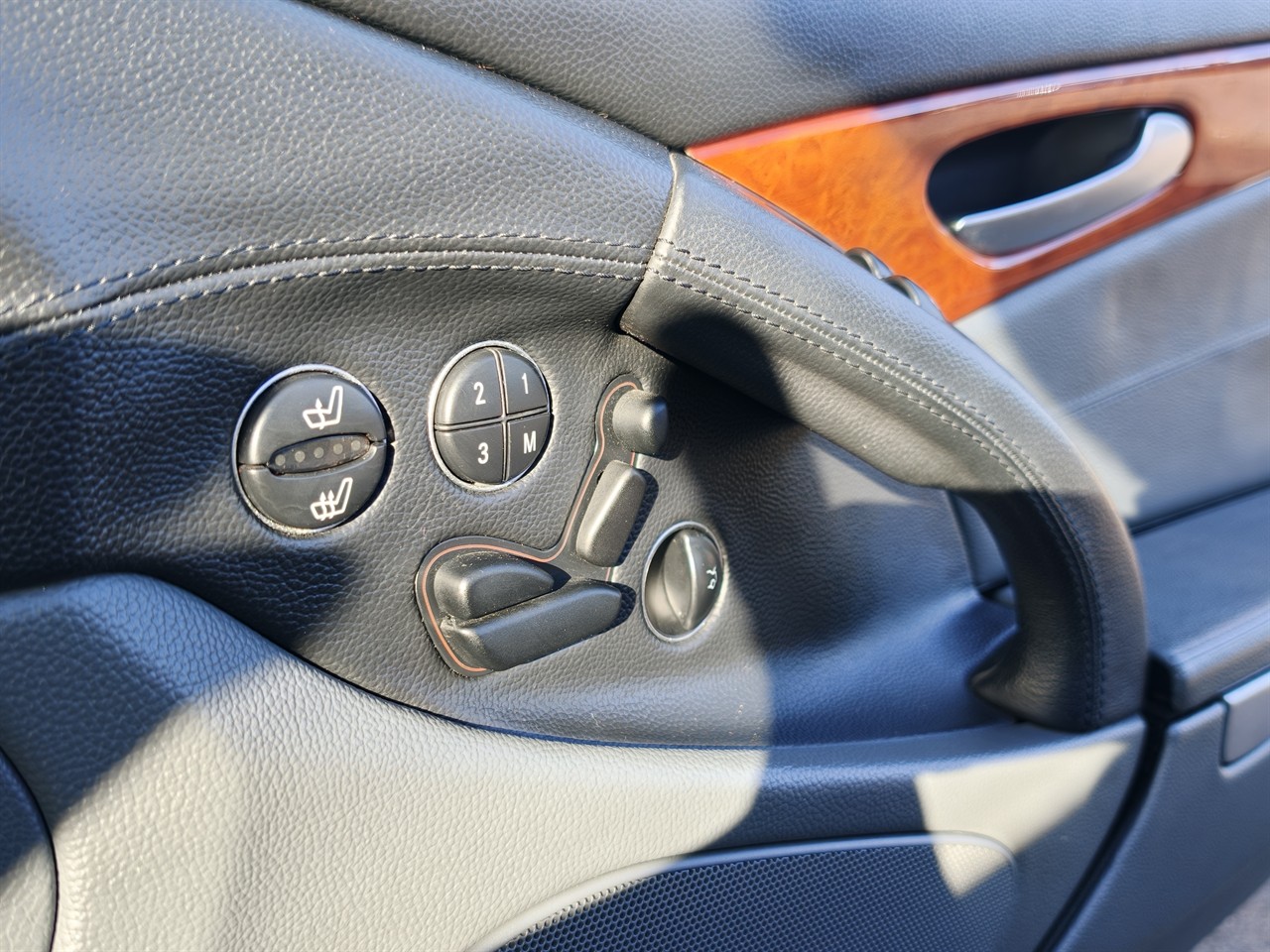 2004 Mercedes-Benz SL 500