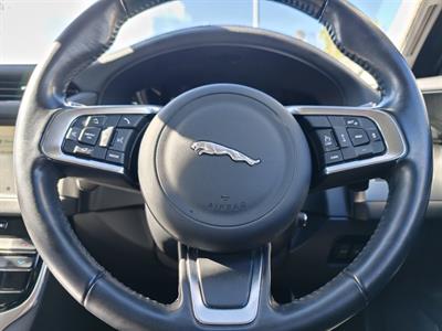 2020 Jaguar XF - Thumbnail