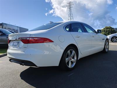 2020 Jaguar XF - Thumbnail