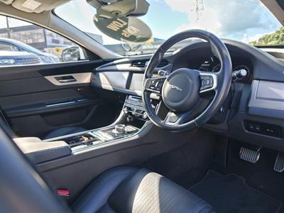 2020 Jaguar XF - Thumbnail