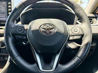 2020 Toyota Rav4 - Thumbnail