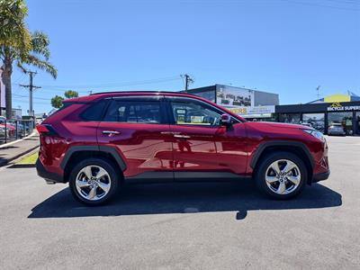 2020 Toyota Rav4 - Thumbnail