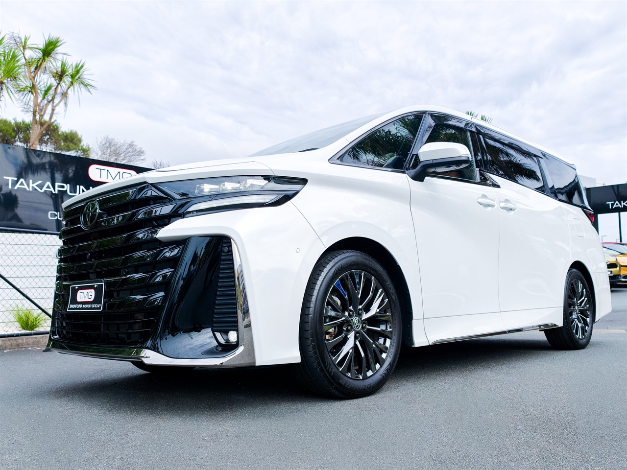 2024 Toyota Vellfire
