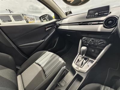 2022 Mazda 2 - Thumbnail