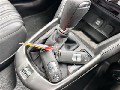 2022 Mazda 2 - Thumbnail