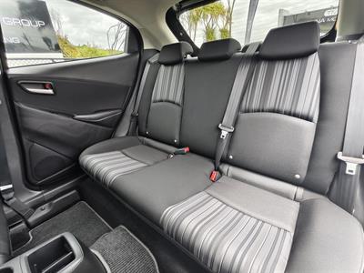 2022 Mazda 2 - Thumbnail