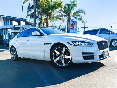 2018 Jaguar XE - Thumbnail