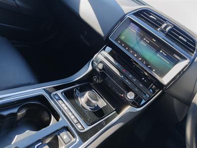 2018 Jaguar XE - Thumbnail