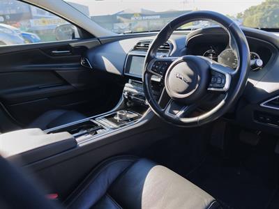 2018 Jaguar XE - Thumbnail
