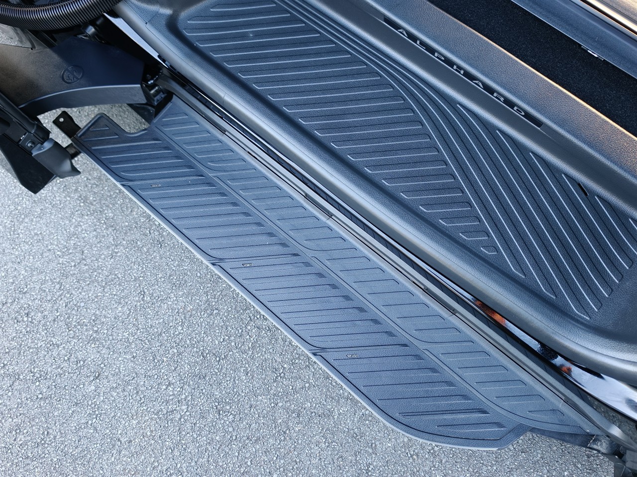 2026 Toyota Alphard